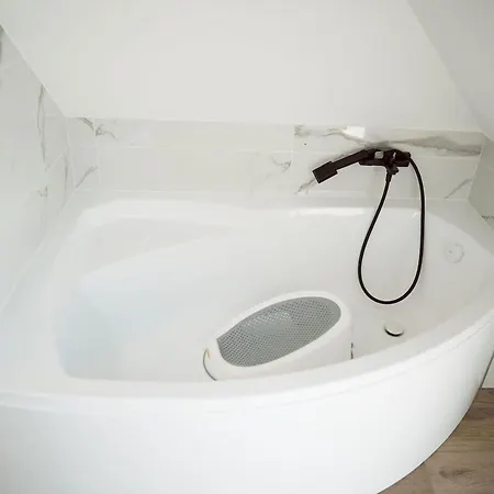 Lägenhet Aprili Badacsonytomaj
