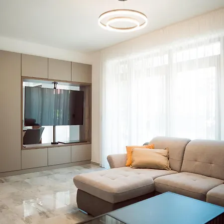 Aprili Villa Badacsonytomaj